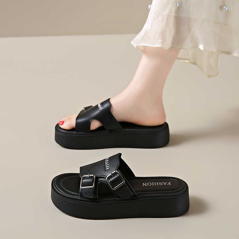 Antypoślizgowe damskie klapki  – Water Shoes recenzja i cena